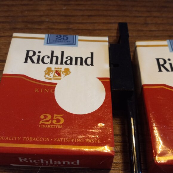 2 Richland Cigarette Advertisement Plastic Pack Pen Holder - Picture 2 of 10